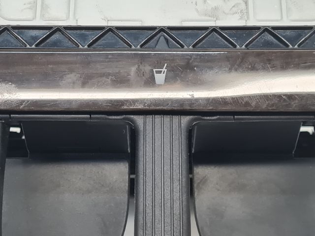 bontott VW GOLF IV Középkonzol Keret