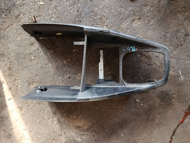 bontott VW GOLF IV Középkonzol Keret