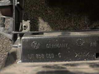 bontott VW GOLF IV Középkonzol Keret