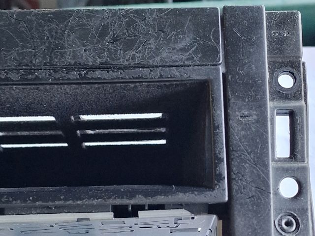 bontott VW GOLF IV Középkonzol Keret