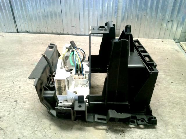 bontott VW GOLF IV Középkonzol Keret