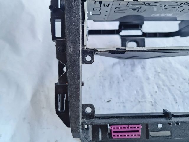 bontott VW GOLF IV Középkonzol Keret