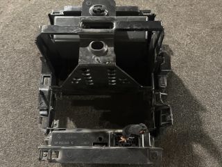bontott VW GOLF IV Középkonzol Keret