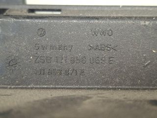 bontott VW GOLF IV Középkonzol Keret