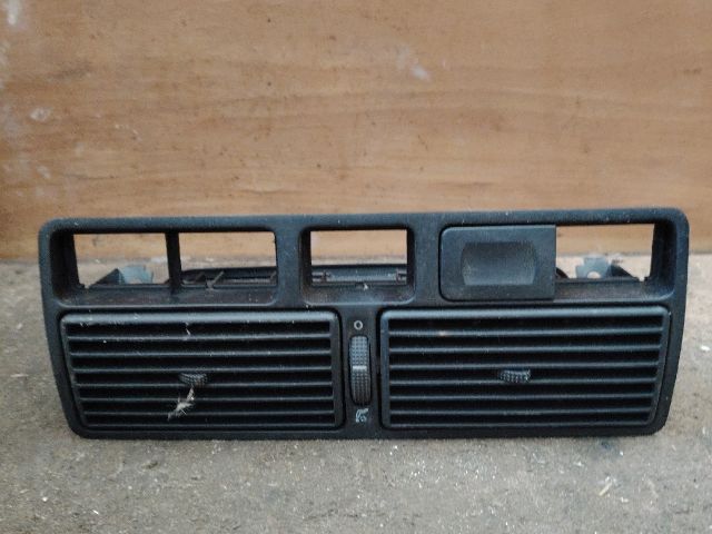 bontott VW GOLF IV Középső Szellőző