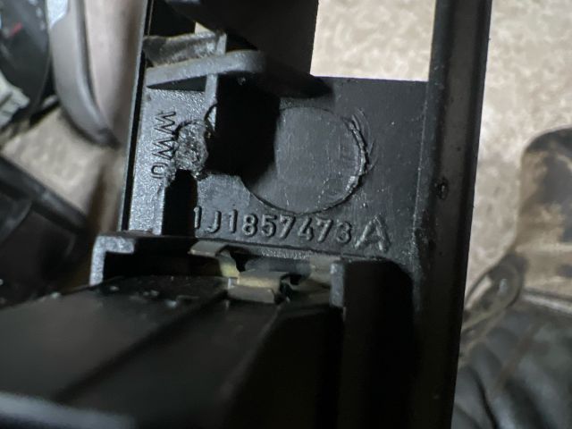 bontott VW GOLF IV Középső Szellőző