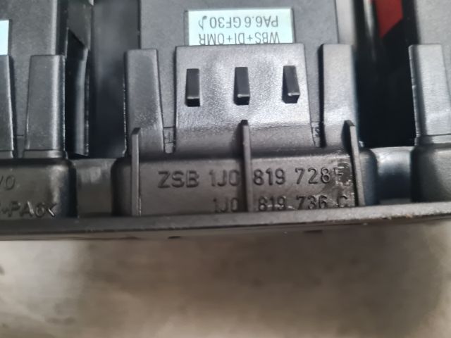 bontott VW GOLF IV Középső Szellőző