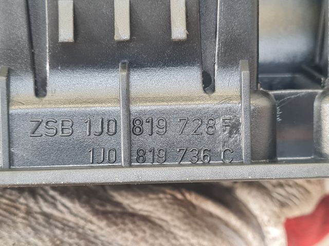 bontott VW GOLF IV Középső Szellőző