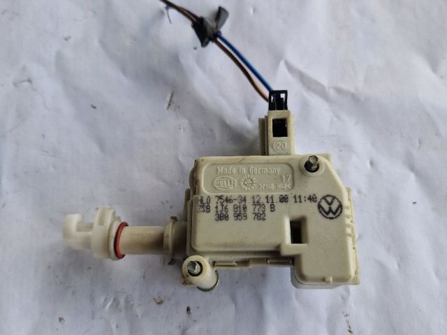 bontott VW GOLF IV Központizár Motor Tankajtó