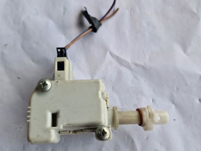 bontott VW GOLF IV Központizár Motor Tankajtó