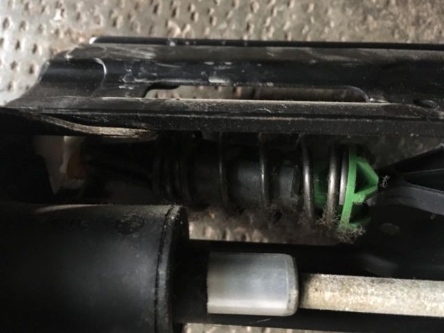 bontott VW GOLF IV Kuplung Pedál Rugó