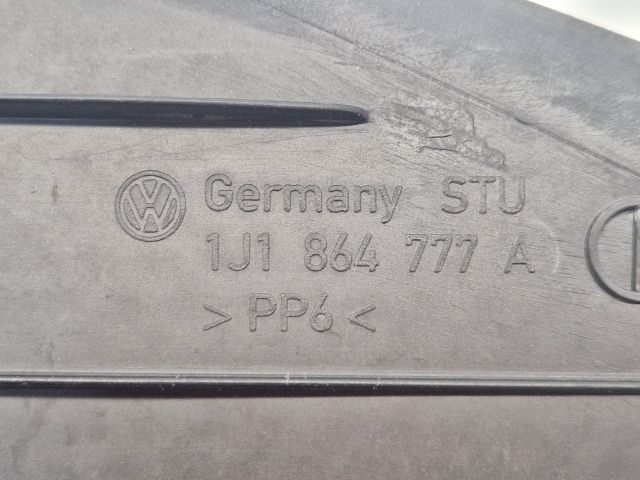 bontott VW GOLF IV Lábtámasz Burkolat