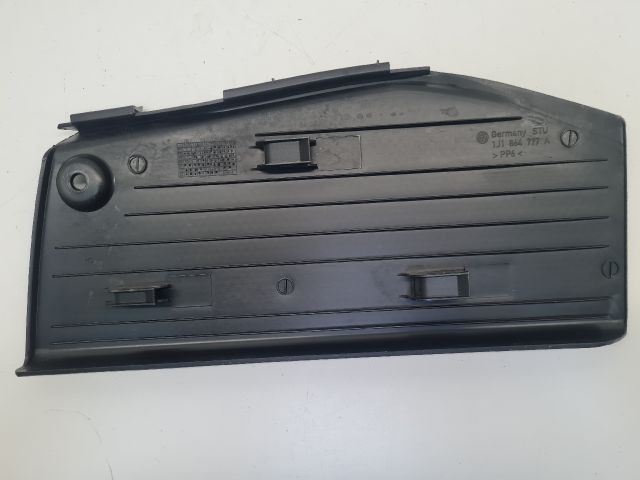 bontott VW GOLF IV Lábtámasz Burkolat