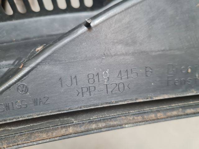 bontott VW GOLF IV Levélrács