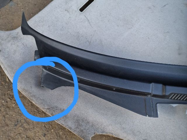 bontott VW GOLF IV Levélrács