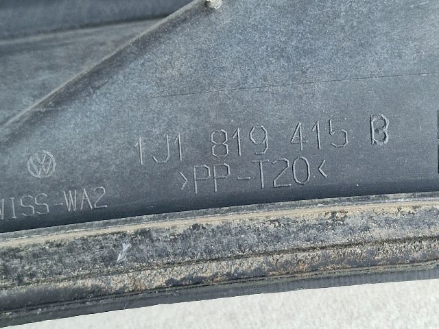 bontott VW GOLF IV Levélrács