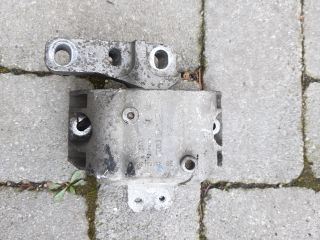 bontott VW GOLF IV Motor Tartó Bak Jobb