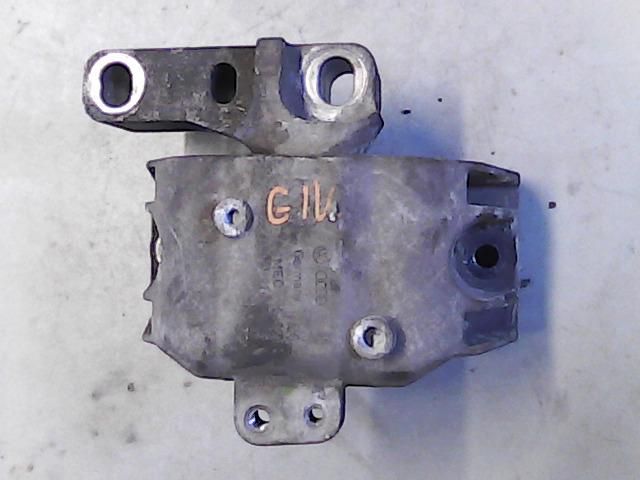 bontott VW GOLF IV Motor Tartó Bak Jobb