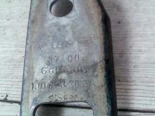 bontott VW GOLF IV Motorháztető Jobb Zsanér