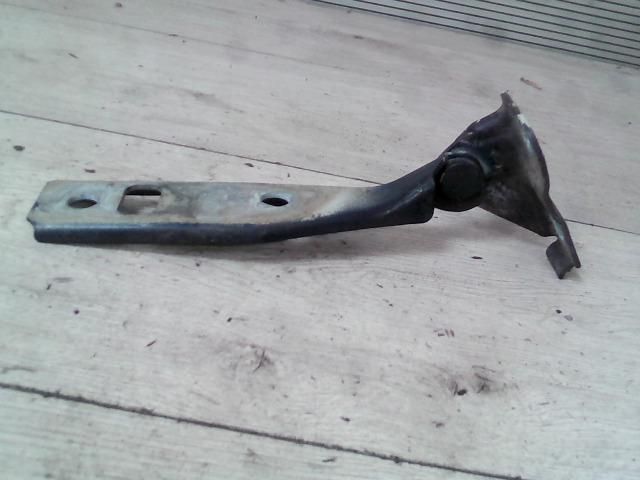 bontott VW GOLF IV Motorháztető Jobb Zsanér