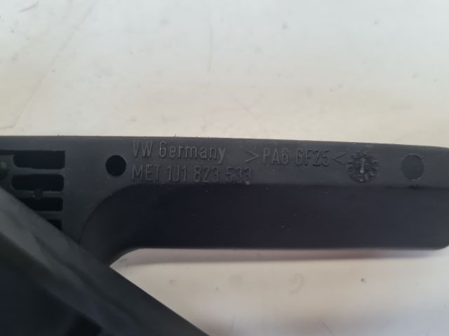 bontott VW GOLF IV Motorháztető Nyitó Kar / Gomb