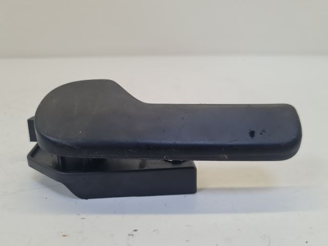 bontott VW GOLF IV Motorháztető Nyitó Kar / Gomb