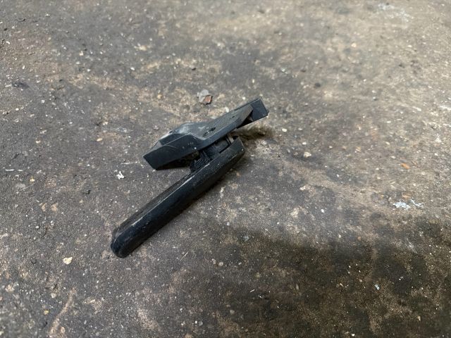 bontott VW GOLF IV Motorháztető Nyitó Kar / Gomb