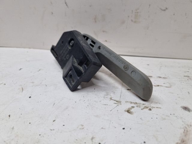 bontott VW GOLF IV Motorháztető Nyitó Kar / Gomb