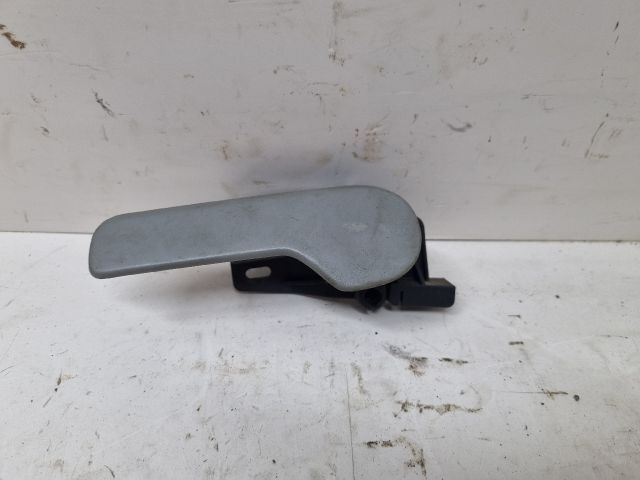 bontott VW GOLF IV Motorháztető Nyitó Kar / Gomb