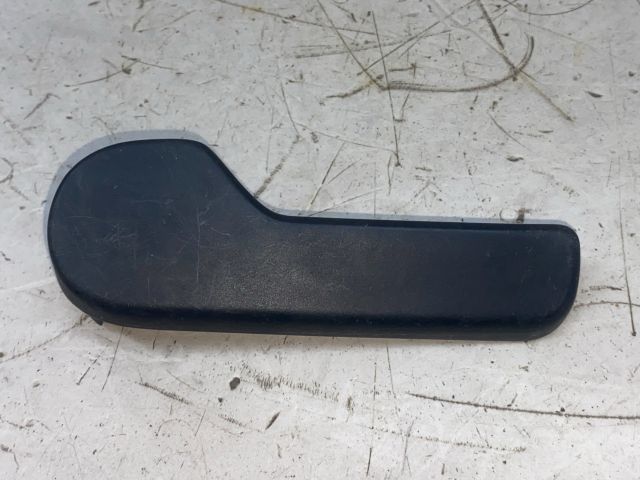 bontott VW GOLF IV Motorháztető Nyitó Kar / Gomb