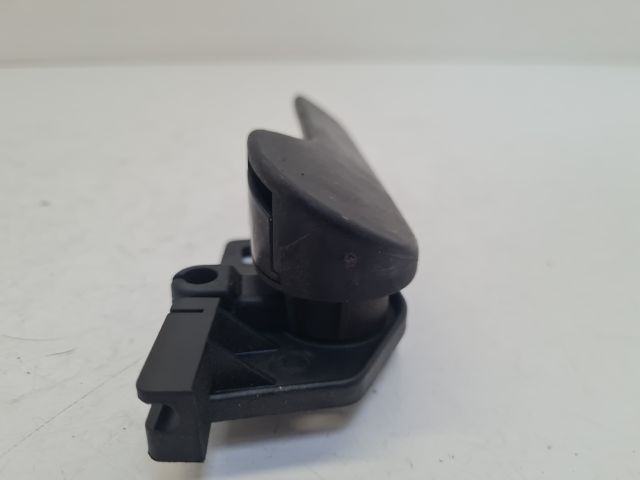 bontott VW GOLF IV Motorháztető Nyitó Kar / Gomb