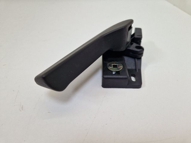 bontott VW GOLF IV Motorháztető Nyitó Kar / Gomb