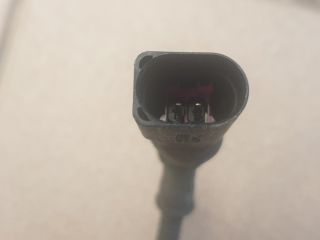 bontott VW GOLF IV Motorháztető Nyitó Kar / Gomb