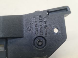 bontott VW GOLF IV Motorháztető Nyitó Kar / Gomb