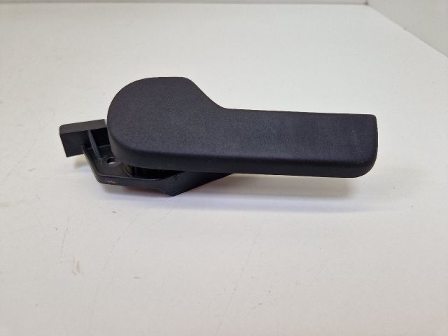 bontott VW GOLF IV Motorháztető Nyitó Kar / Gomb