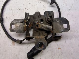 bontott VW GOLF IV Motorháztető Zárszerkezet