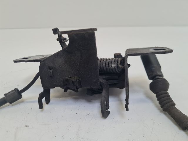 bontott VW GOLF IV Motorháztető Zárszerkezet