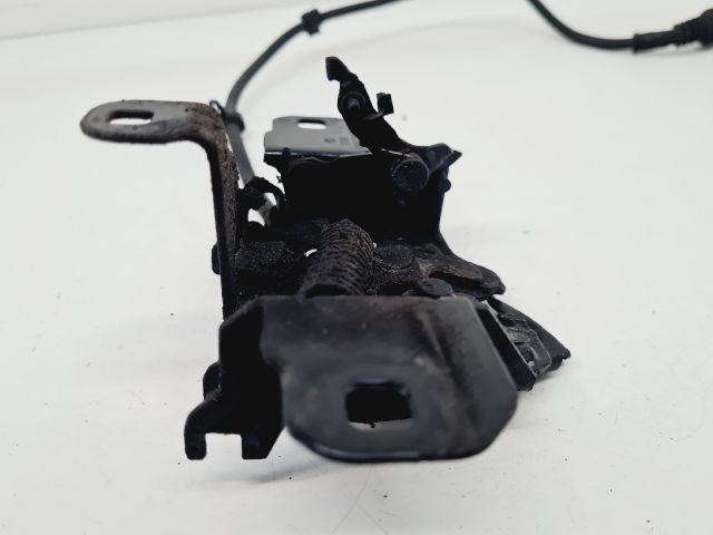 bontott VW GOLF IV Motorháztető Zárszerkezet