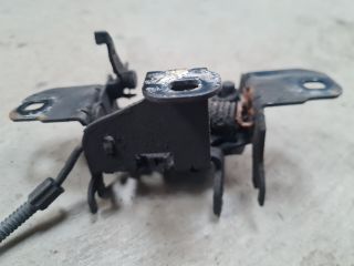 bontott VW GOLF IV Motorháztető Zárszerkezet