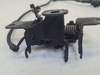 bontott VW GOLF IV Motorháztető Zárszerkezet