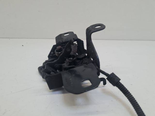 bontott VW GOLF IV Motorháztető Zárszerkezet