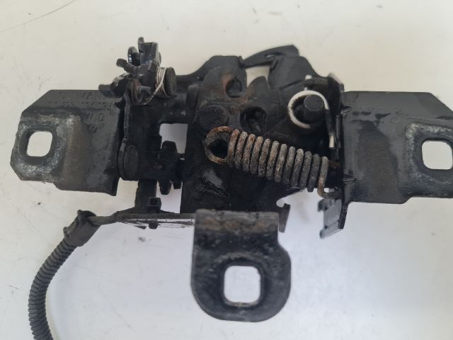 bontott VW GOLF IV Motorháztető Zárszerkezet