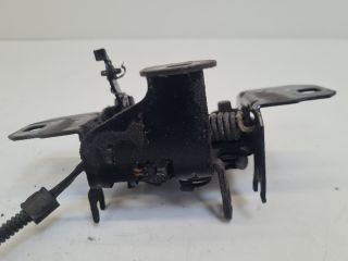 bontott VW GOLF IV Motorháztető Zárszerkezet