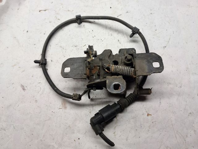 bontott VW GOLF IV Motorháztető Zárszerkezet