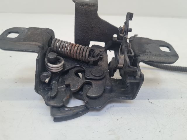 bontott VW GOLF IV Motorháztető Zárszerkezet