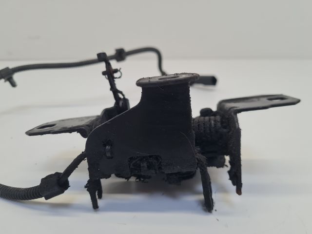 bontott VW GOLF IV Motorháztető Zárszerkezet