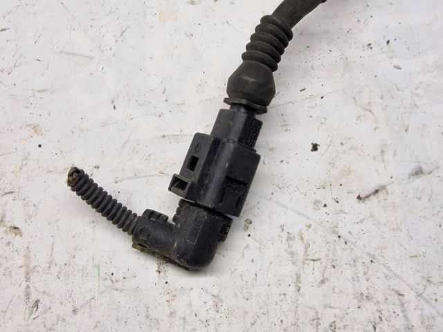 bontott VW GOLF IV Motorháztető Zárszerkezet