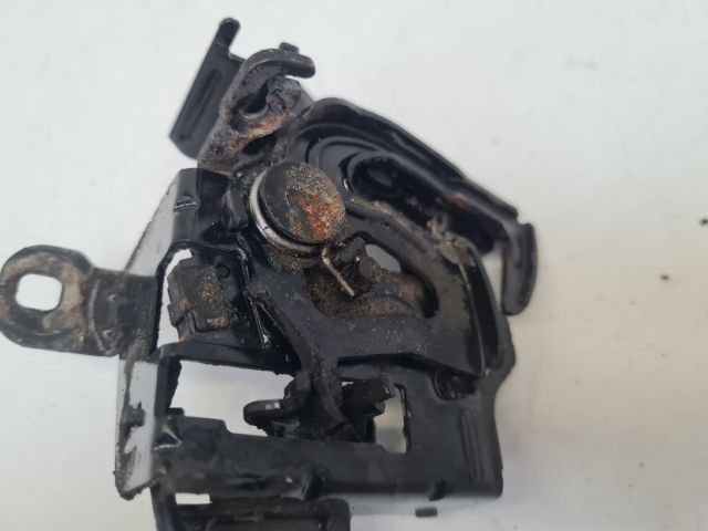 bontott VW GOLF IV Motorháztető Zárszerkezet