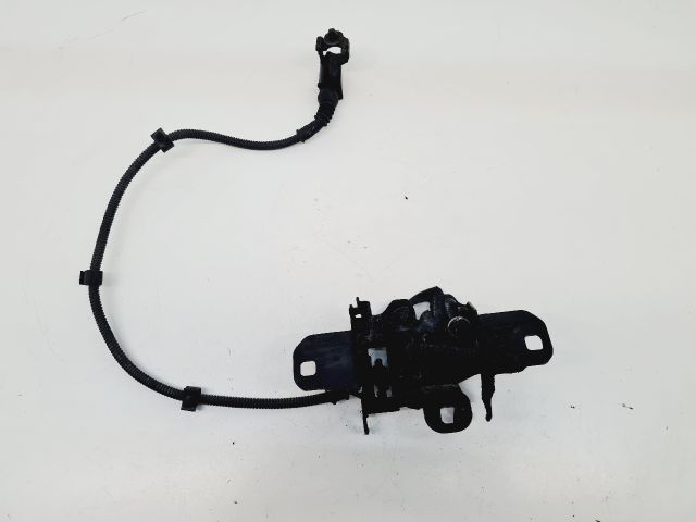 bontott VW GOLF IV Motorháztető Zárszerkezet