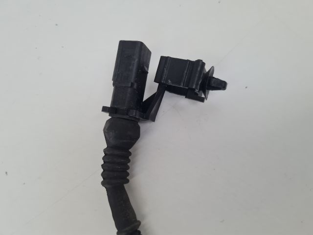 bontott VW GOLF IV Motorháztető Zárszerkezet